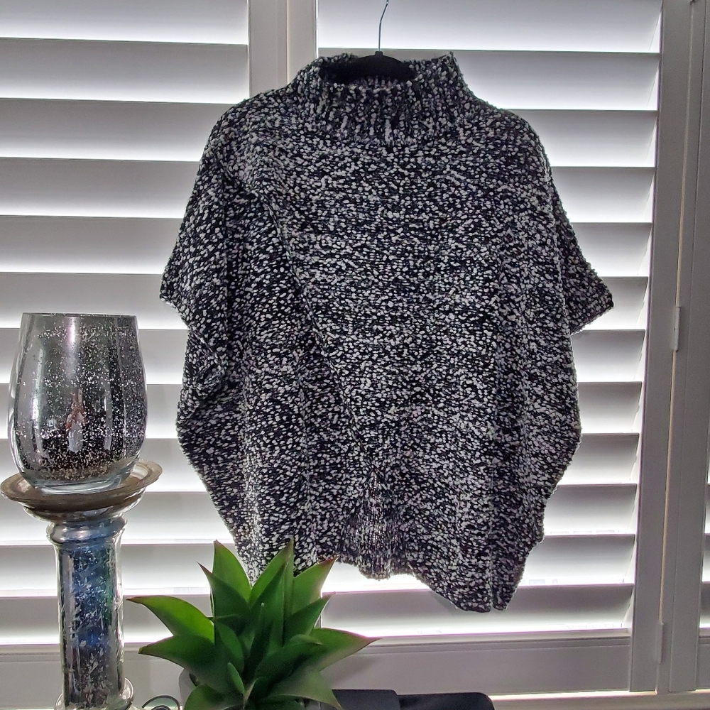 Elan brand black and white poncho/shawl type top